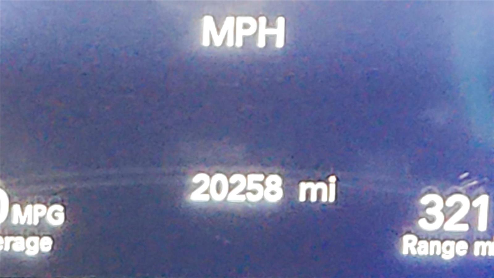 Used 2026 Chrysler Pacifica Limited FWD image 25