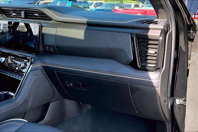 Used 2025 GMC Sierra 2500 AT4X AWD/4WD image 25