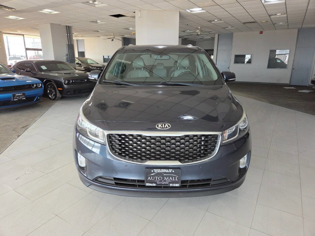 Used 2017 Kia Sedona EX image 2