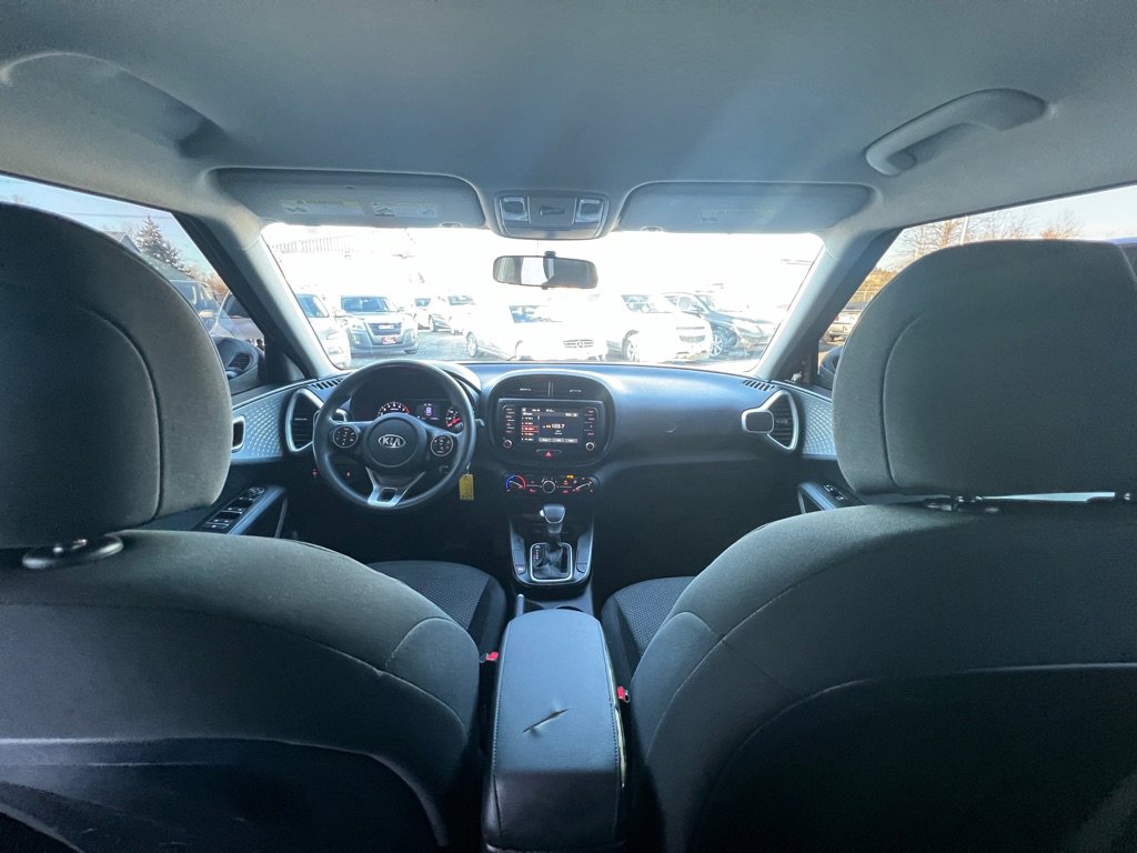 Used 2020 Kia Soul LX FWD image 12