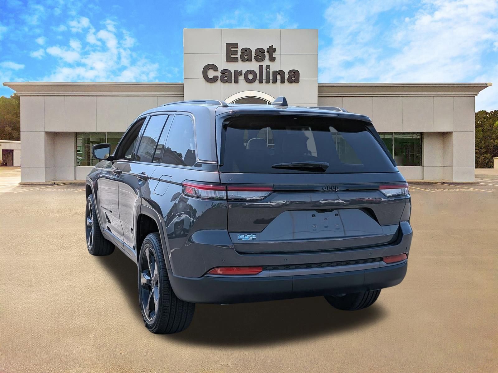 New 2026 Jeep Grand Cherokee Limited w/ Limited Altitude Package RWD image 5