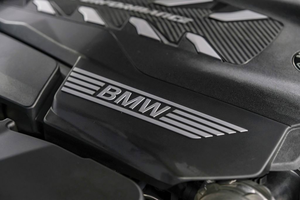 Used 2022 BMW M850i xDrive Coupe w/ Driving Assistance Package image 61