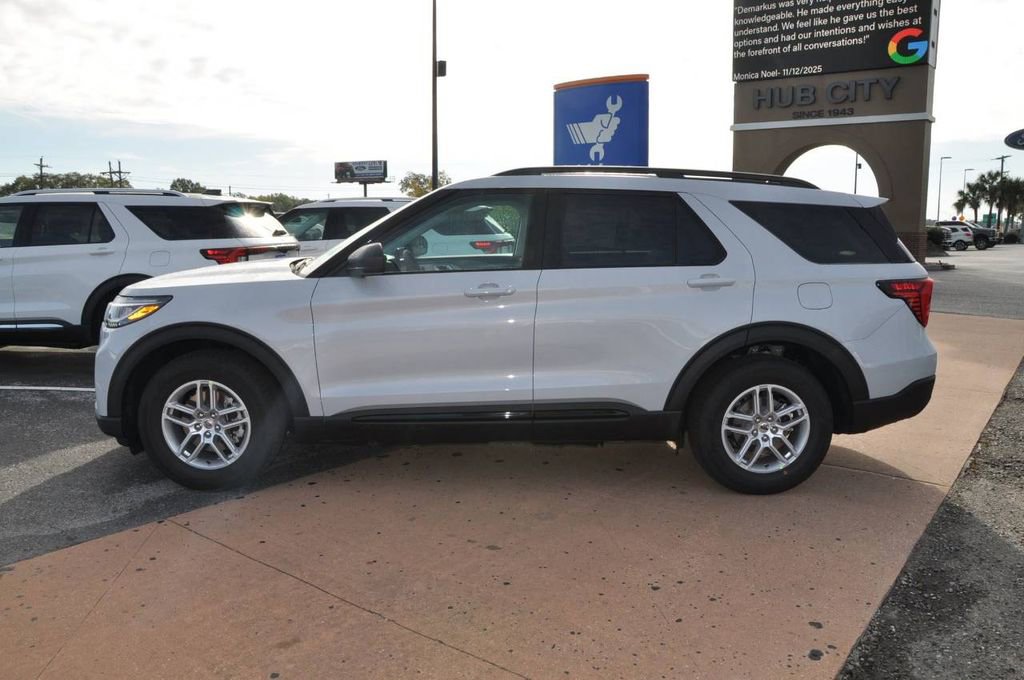 New 2026 Ford Explorer Active w/ Active Comfort Package image 2