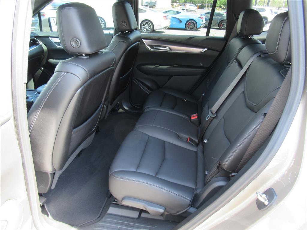 Used 2022 Cadillac XT6 Luxury image 31