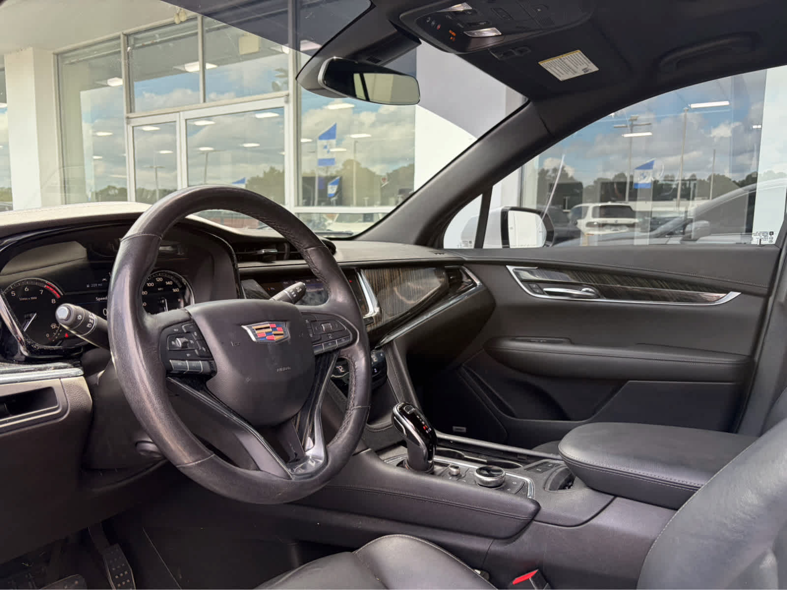 Used 2021 Cadillac XT6 Premium Luxury FWD image 7