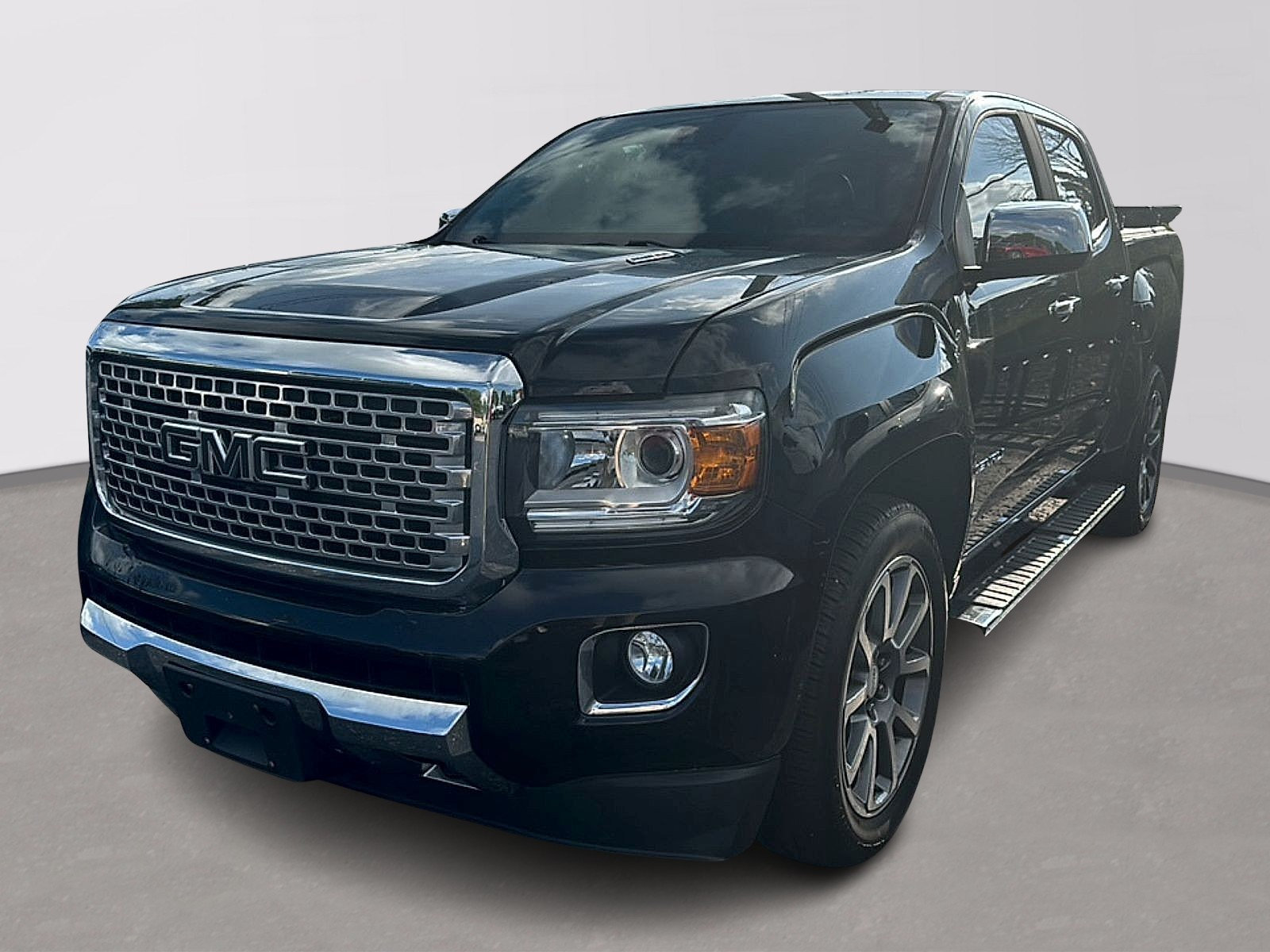 Used 2018 GMC Canyon Denali AWD/4WD image 1