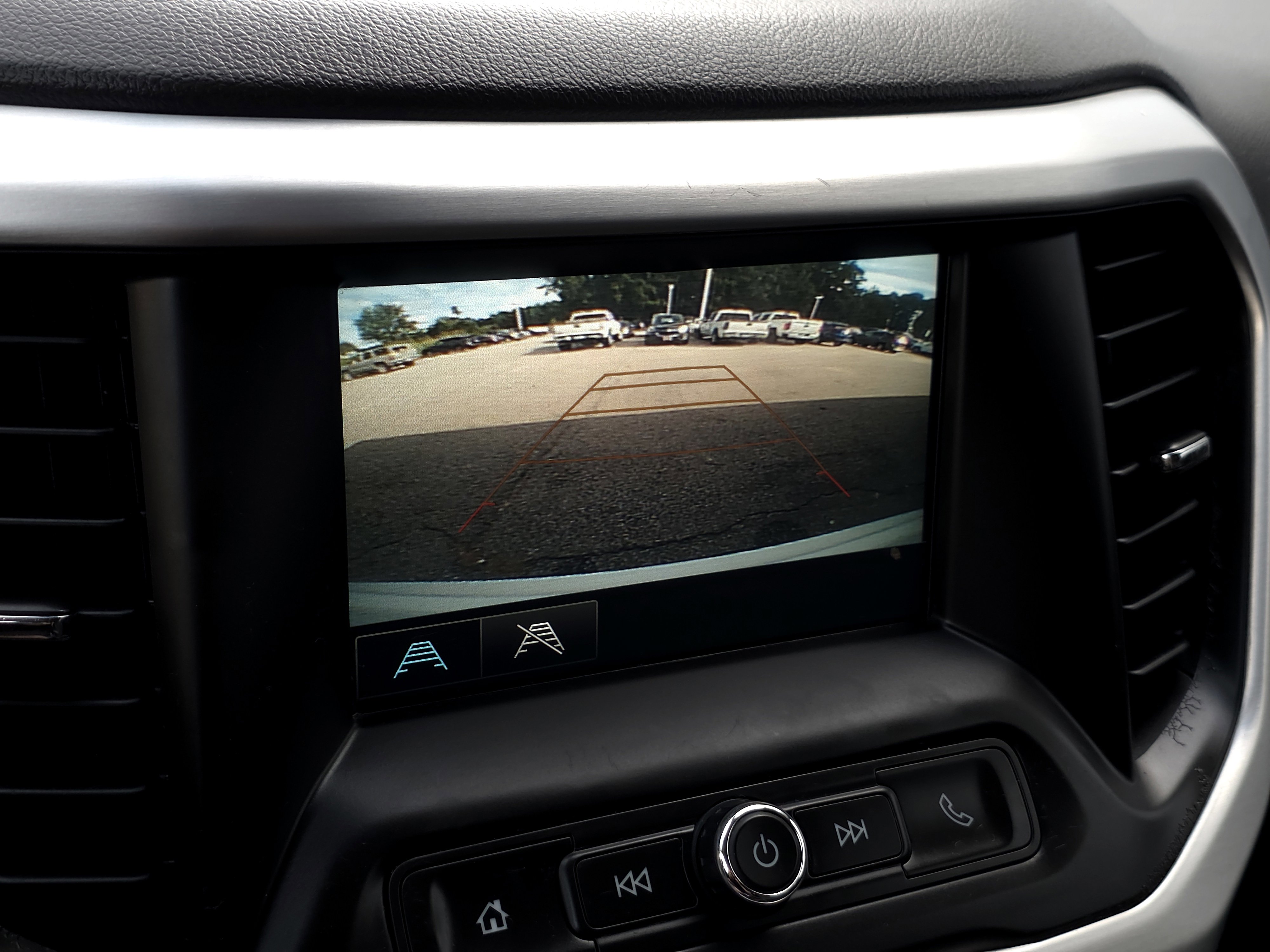 Used 2019 GMC Acadia SLE image 21