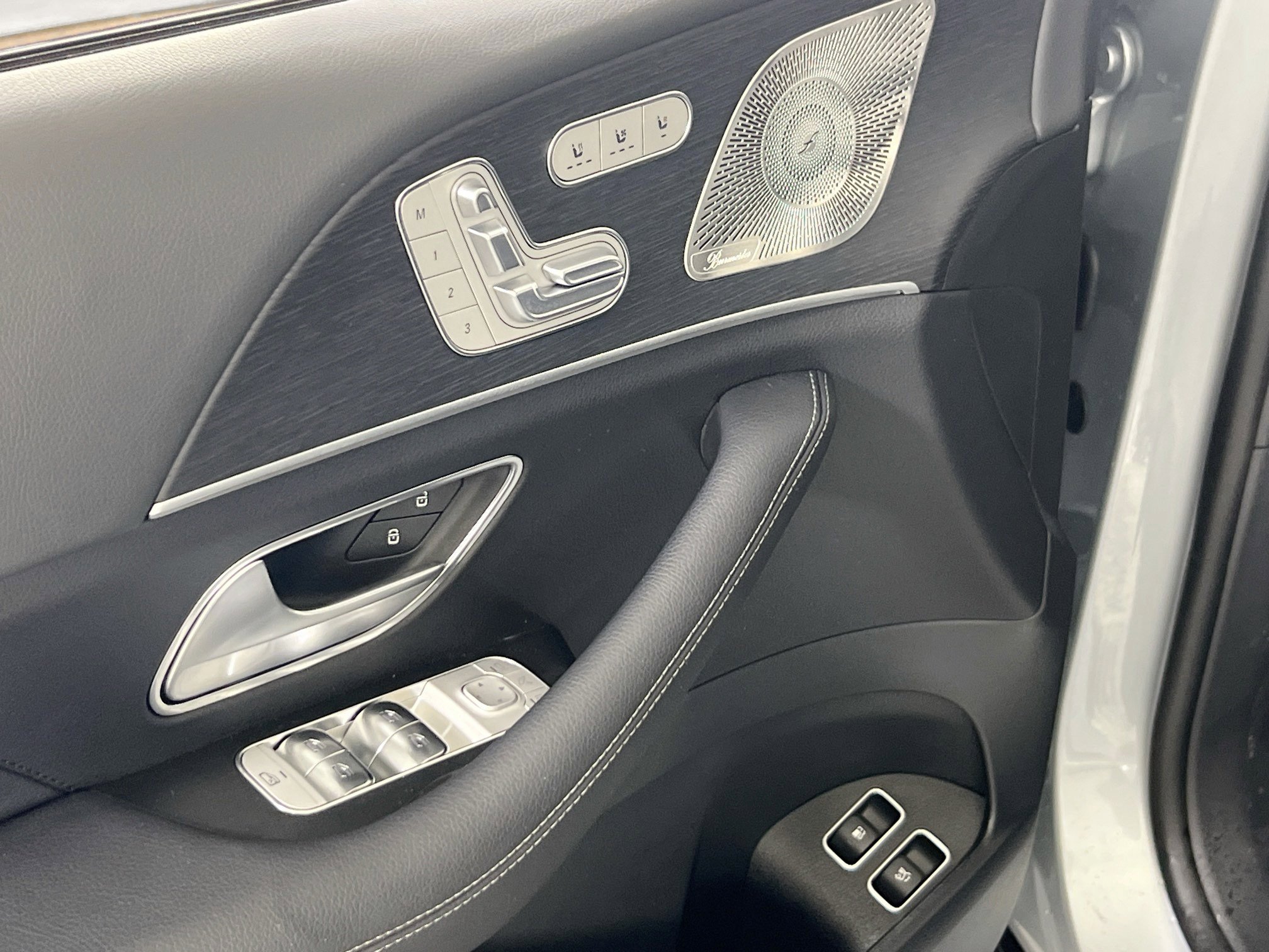 Used 2025 Mercedes-Benz GLE 450e 4MATIC image 18