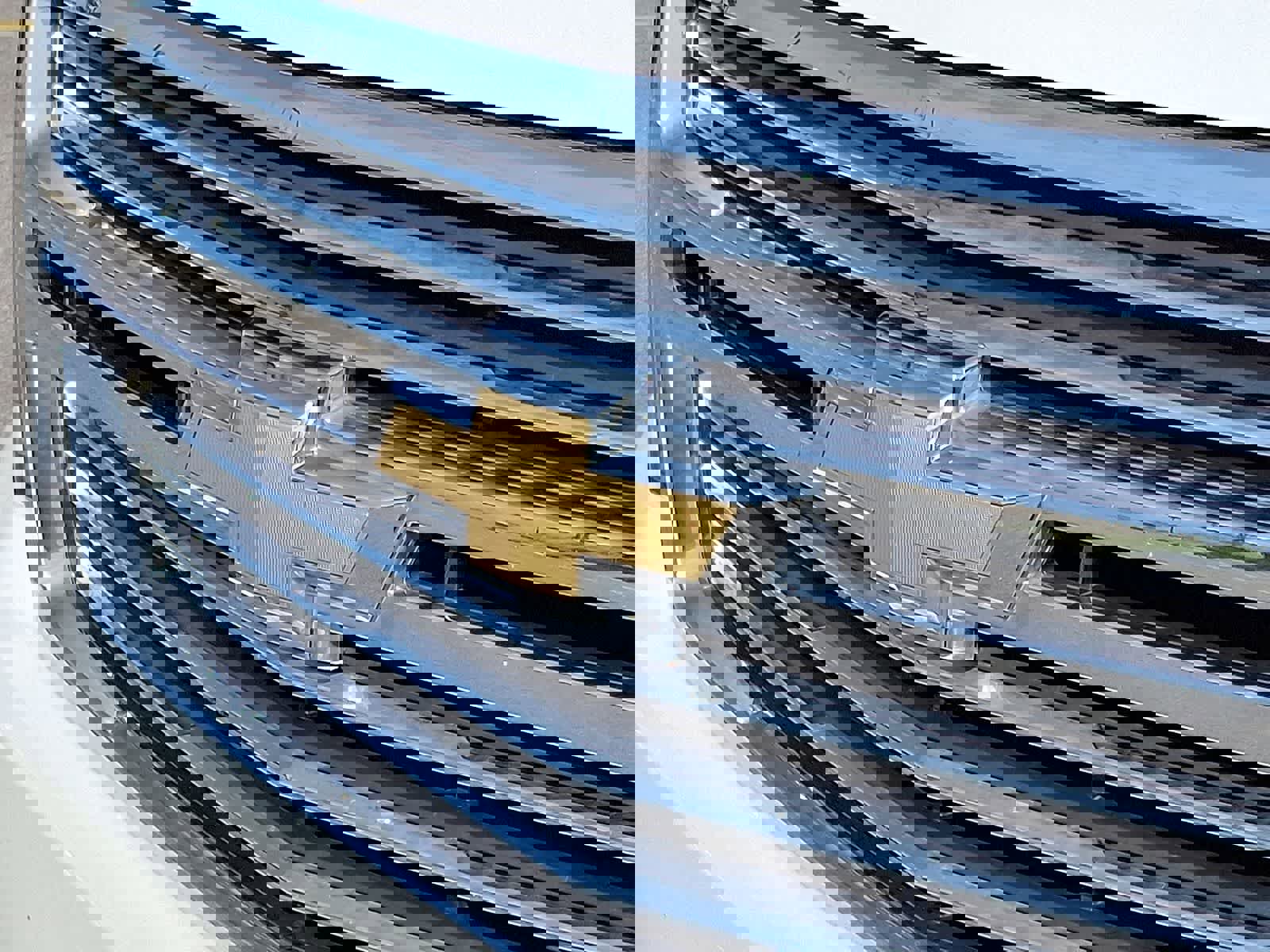 Used 2018 Chevrolet Suburban Premier image 38