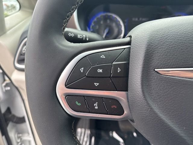 Used 2023 Chrysler Voyager LX FWD image 21