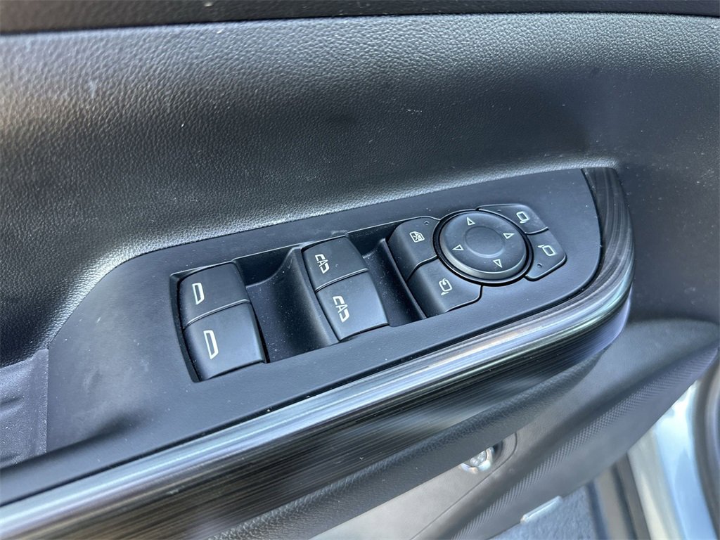 Used 2023 GMC Acadia SLT w/ Preferred Package image 13