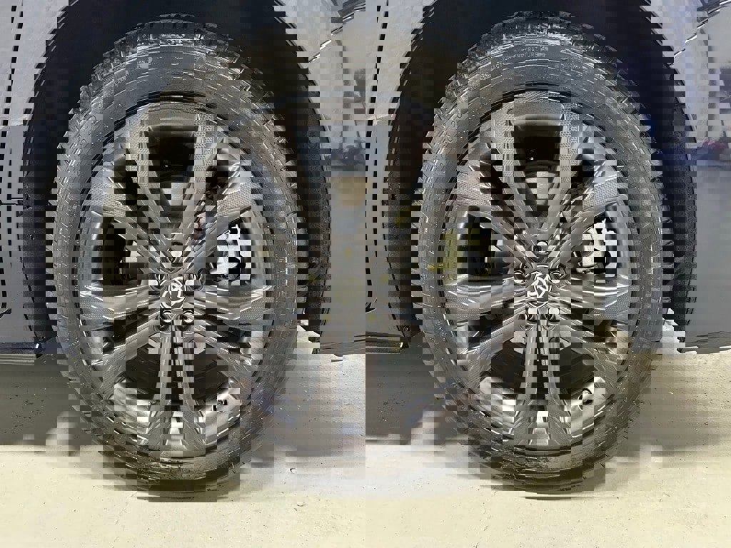 Used 2025 Toyota Sienna XSE image 68