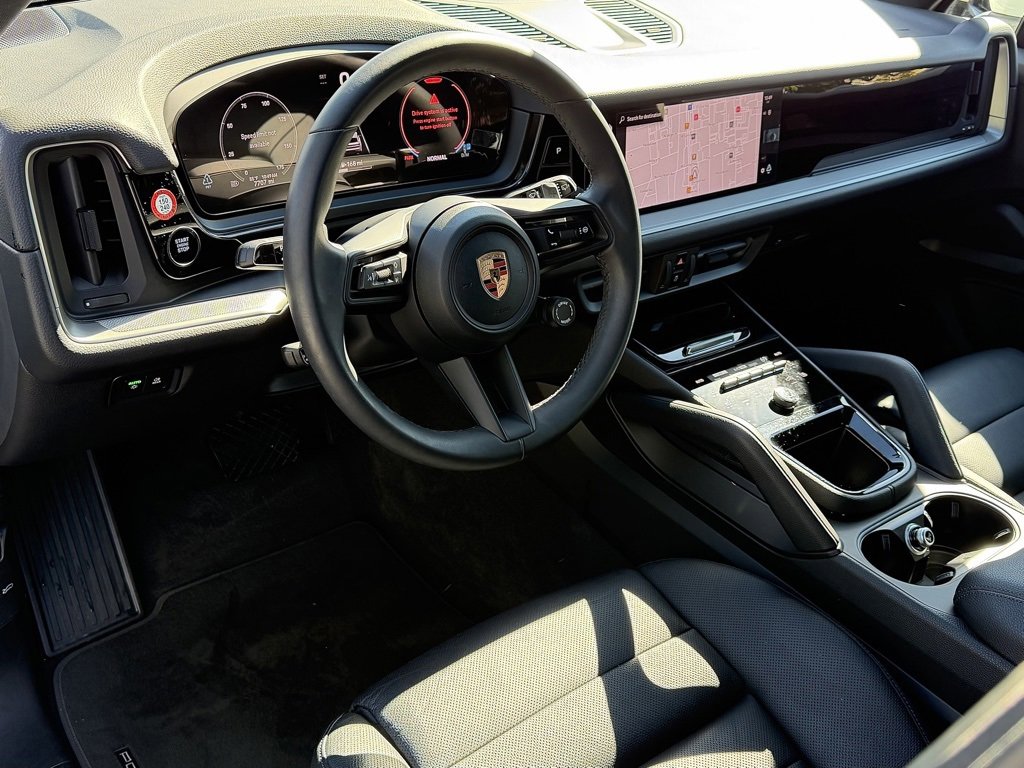 Certified 2025 Porsche Cayenne image 4