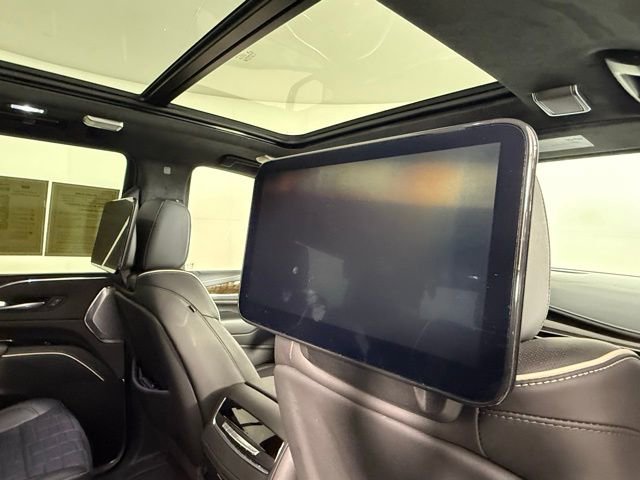 Certified 2024 Cadillac Escalade Sport Platinum w/ LPO, ONYX Package image 31