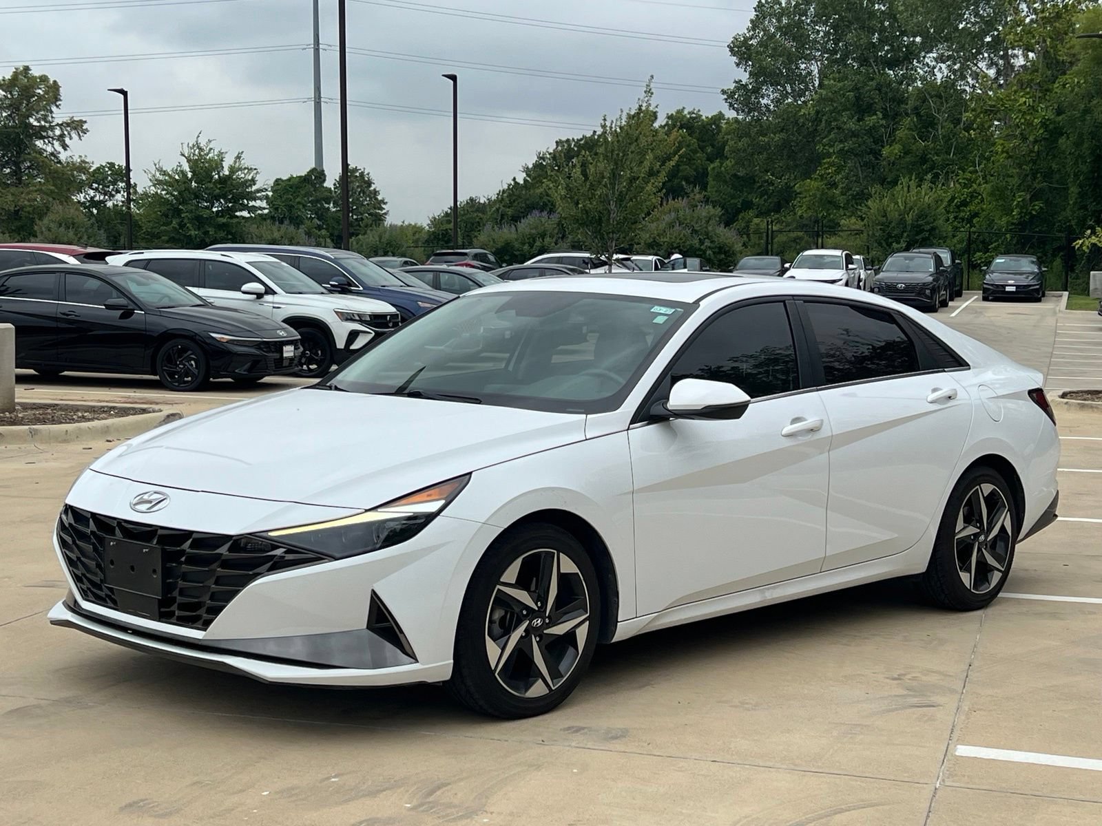 Certified 2021 Hyundai Elantra Limited FWD image 5