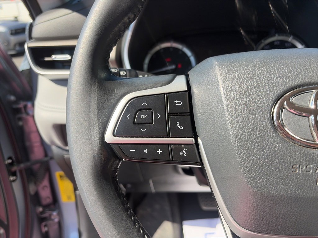 Used 2022 Toyota Highlander XLE image 18