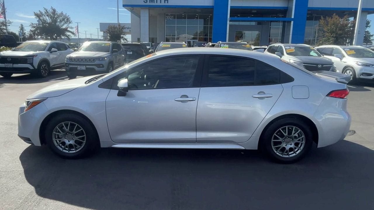 Used 2022 Toyota Corolla LE FWD image 4