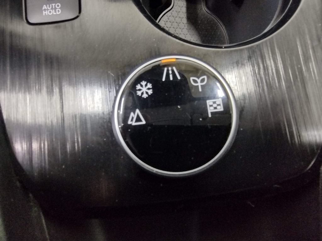 Used 2023 Nissan Rogue S AWD/4WD image 27