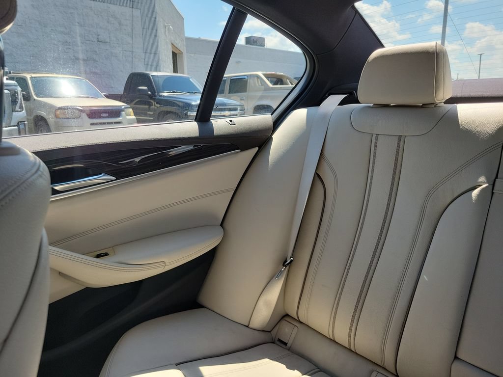 Used 2018 BMW 530i w/ Premium Package RWD image 5