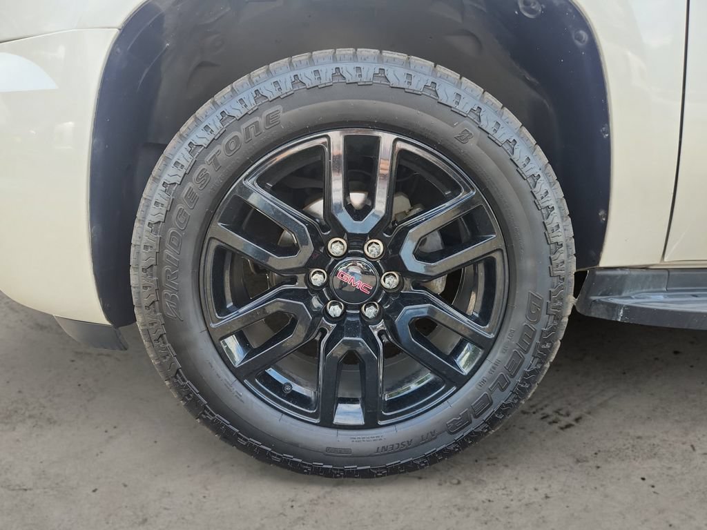Used 2011 GMC Yukon SLT w/ SLT-2 Equipment Package AWD/4WD image 14