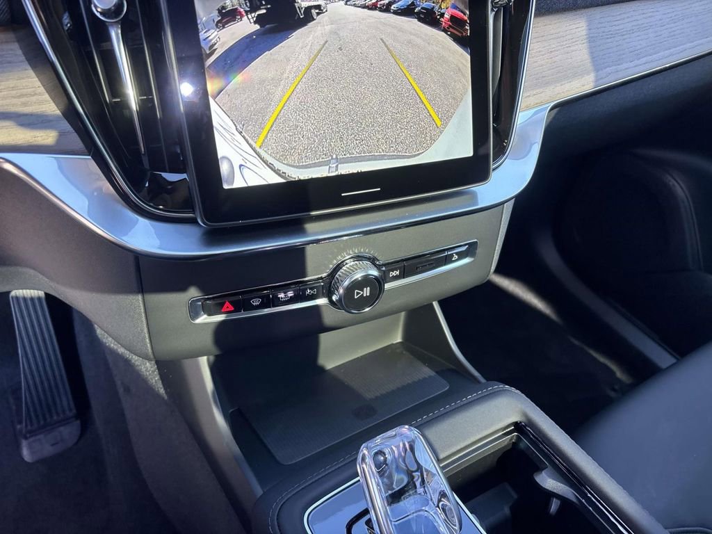 New 2026 Volvo XC90 B6 Plus w/ Protection Package Premier image 22