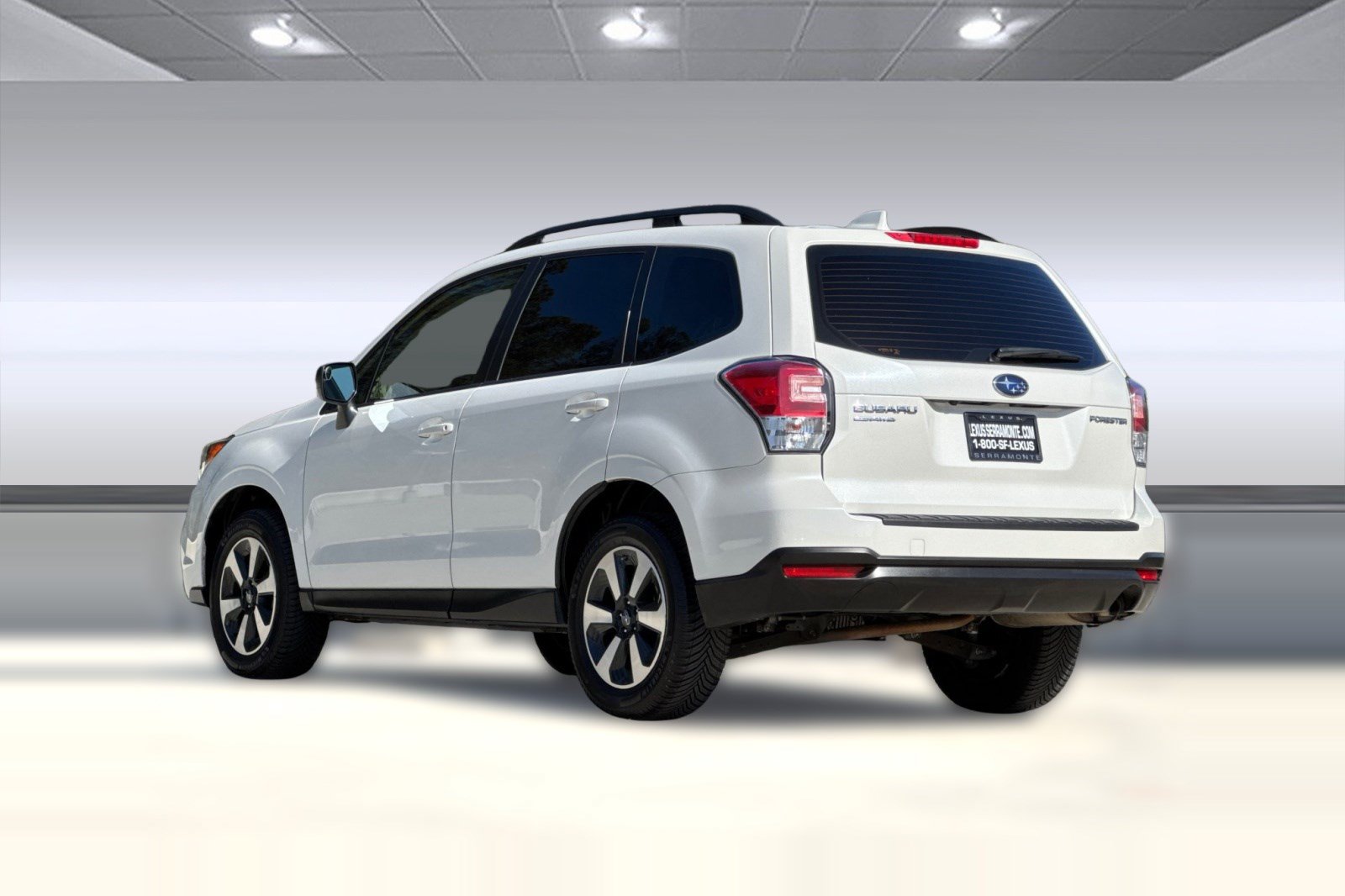 Used 2018 Subaru Forester 2.5i w/ Alloy Wheel Package AWD/4WD image 3
