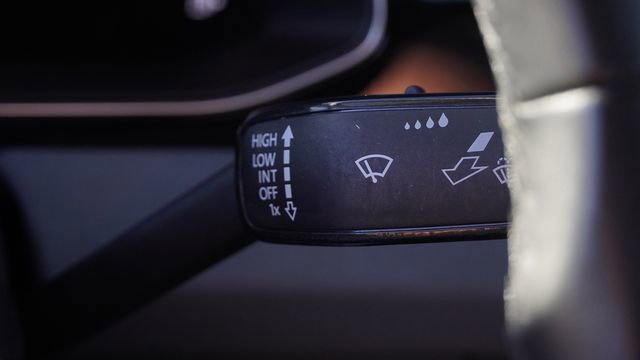 Used 2025 Volkswagen Jetta SE image 29