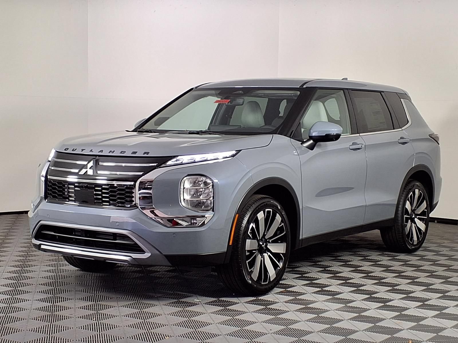 New 2026 Mitsubishi Outlander SE FWD image 3