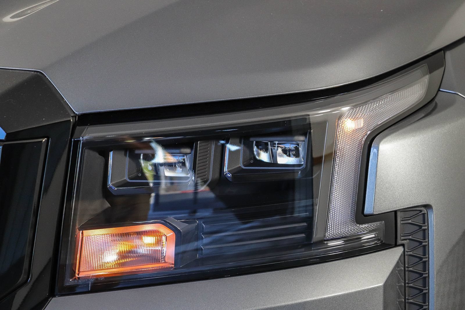 New 2027 Nissan Frontier SV w/ Tow Package RWD image 4