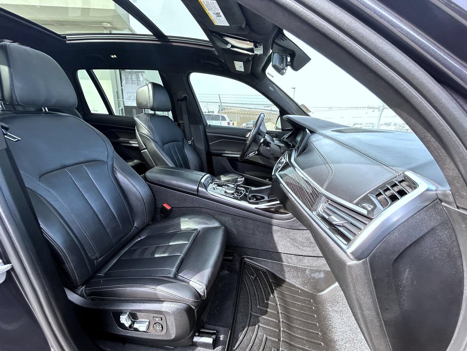 Used 2020 BMW X7 M50i w/ Cold Weather Package AWD/4WD image 16