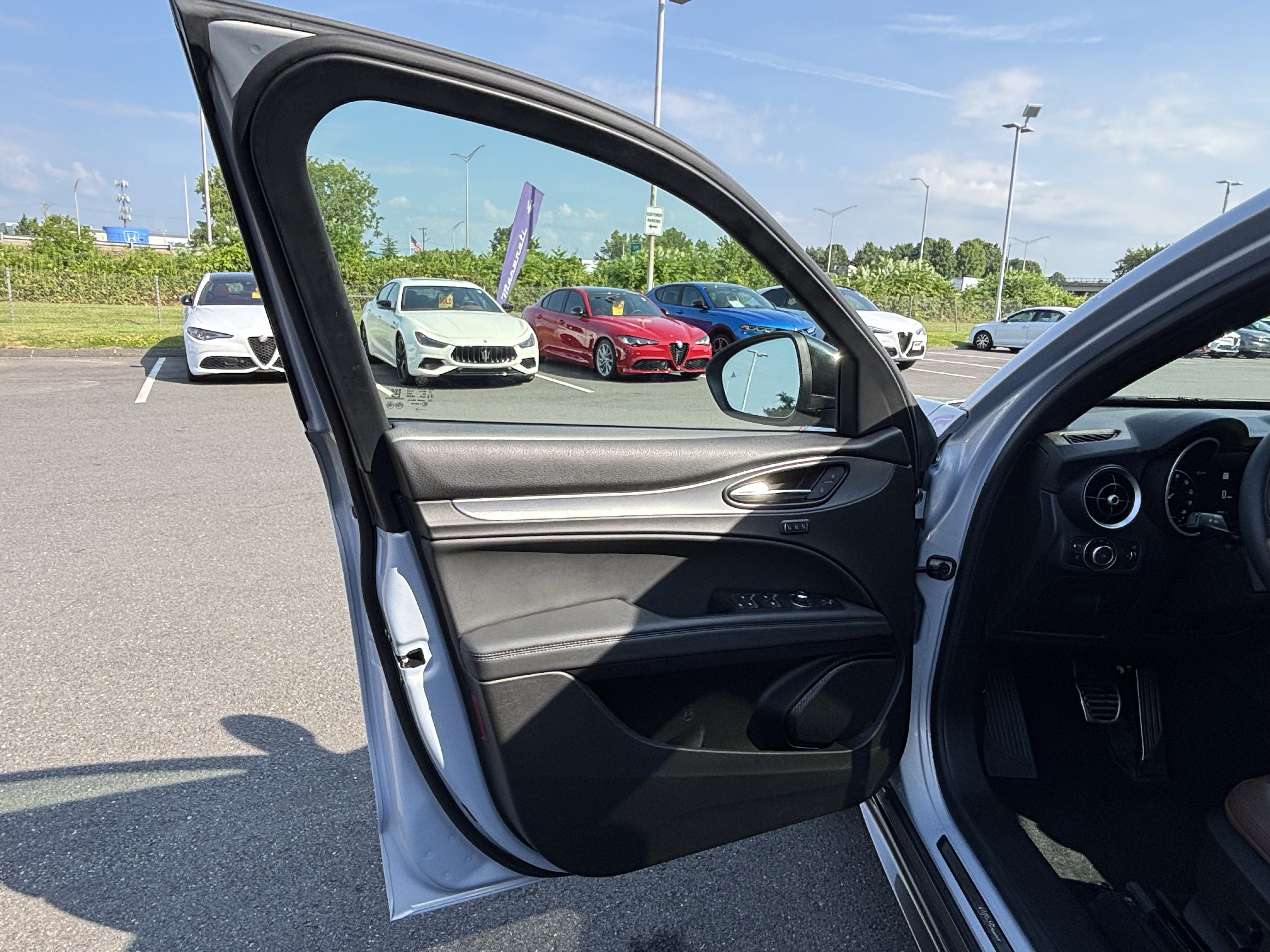 Certified 2024 Alfa Romeo Stelvio Ti w/ Active Assist Plus Package AWD/4WD image 31