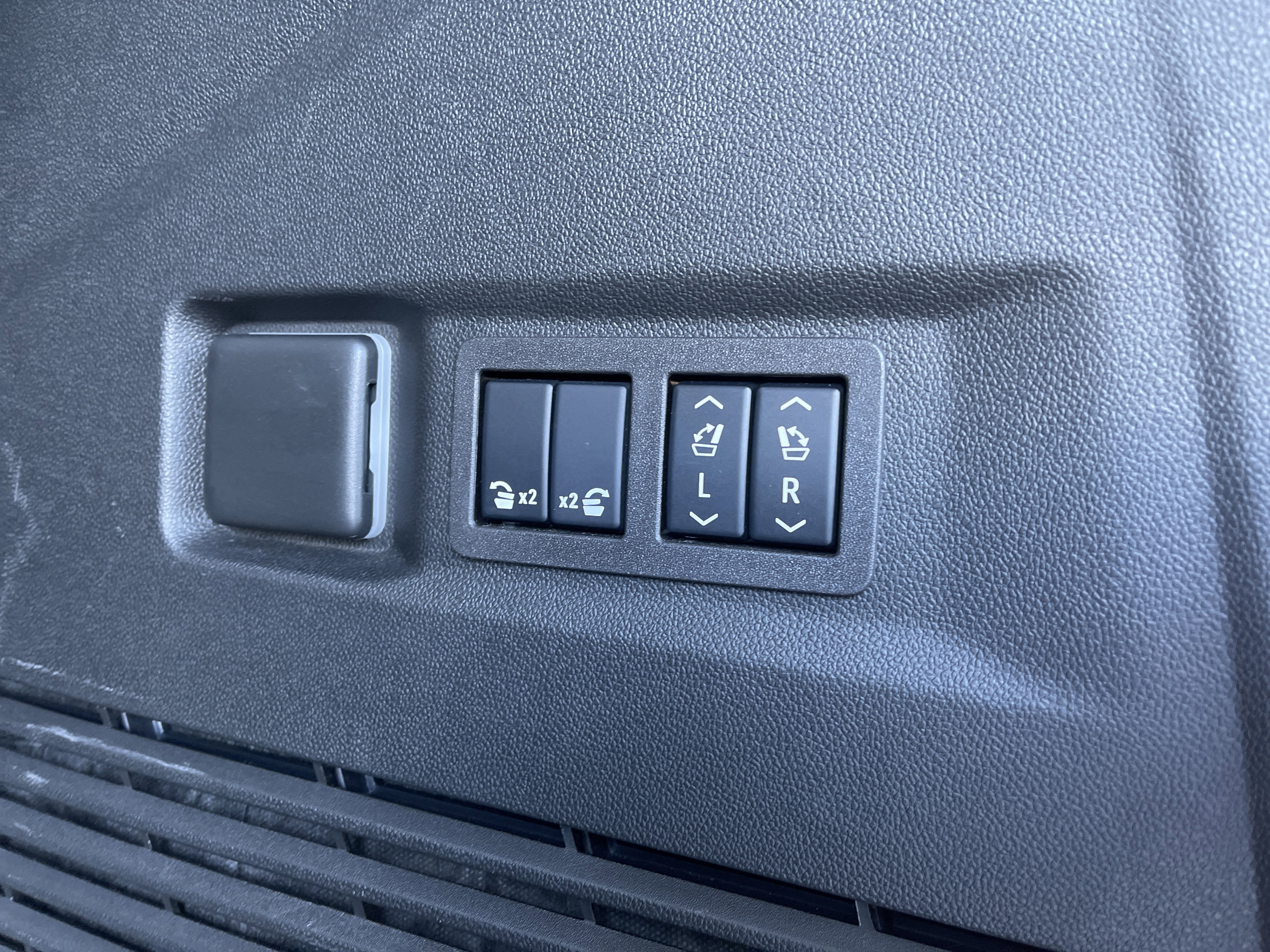 Used 2024 GMC Yukon Denali w/ Max Trailering Package image 50