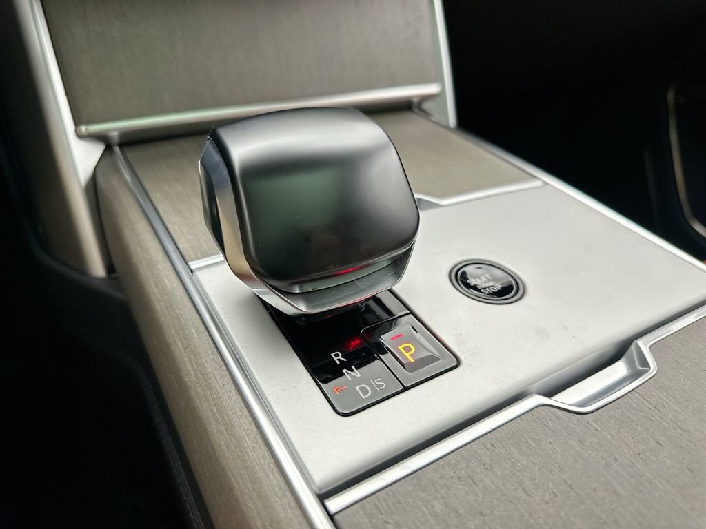 New 2026 Land Rover Range Rover SV image 25