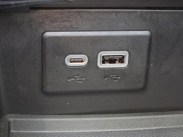 Used 2021 Buick Envision Essence w/ Sport Touring Package FWD image 31