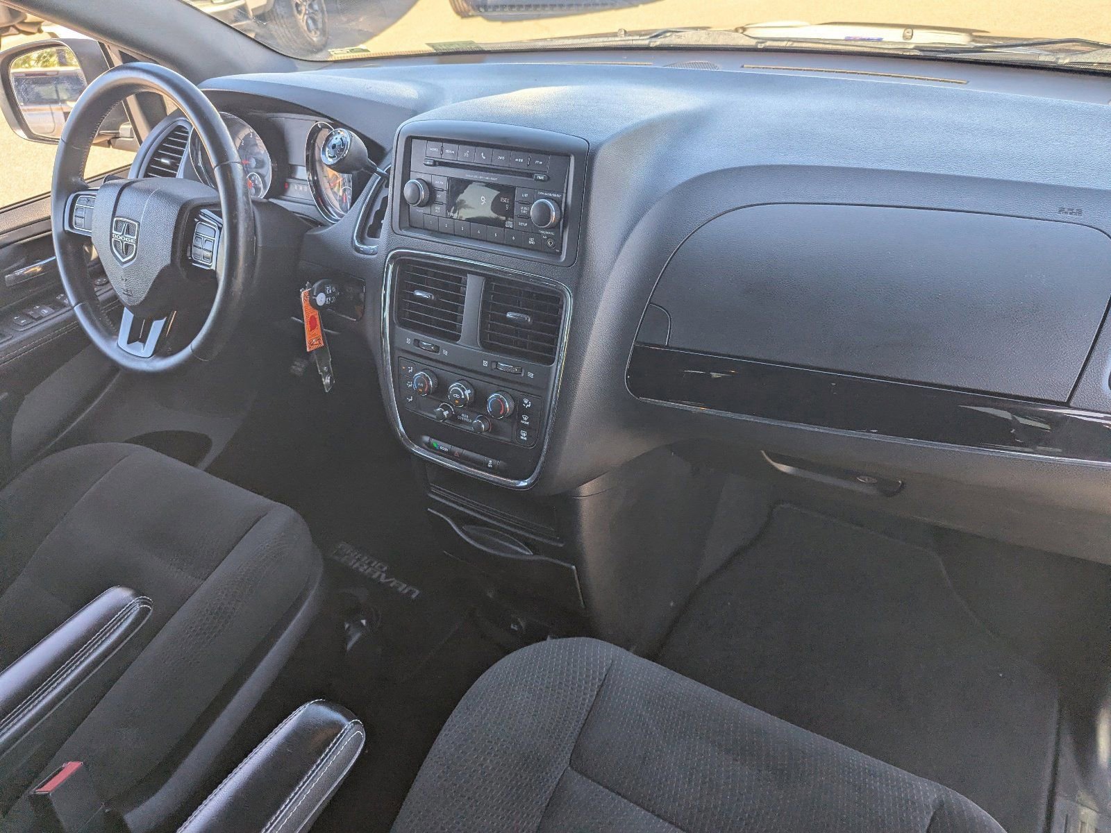 Used 2016 Dodge Grand Caravan SE FWD image 13