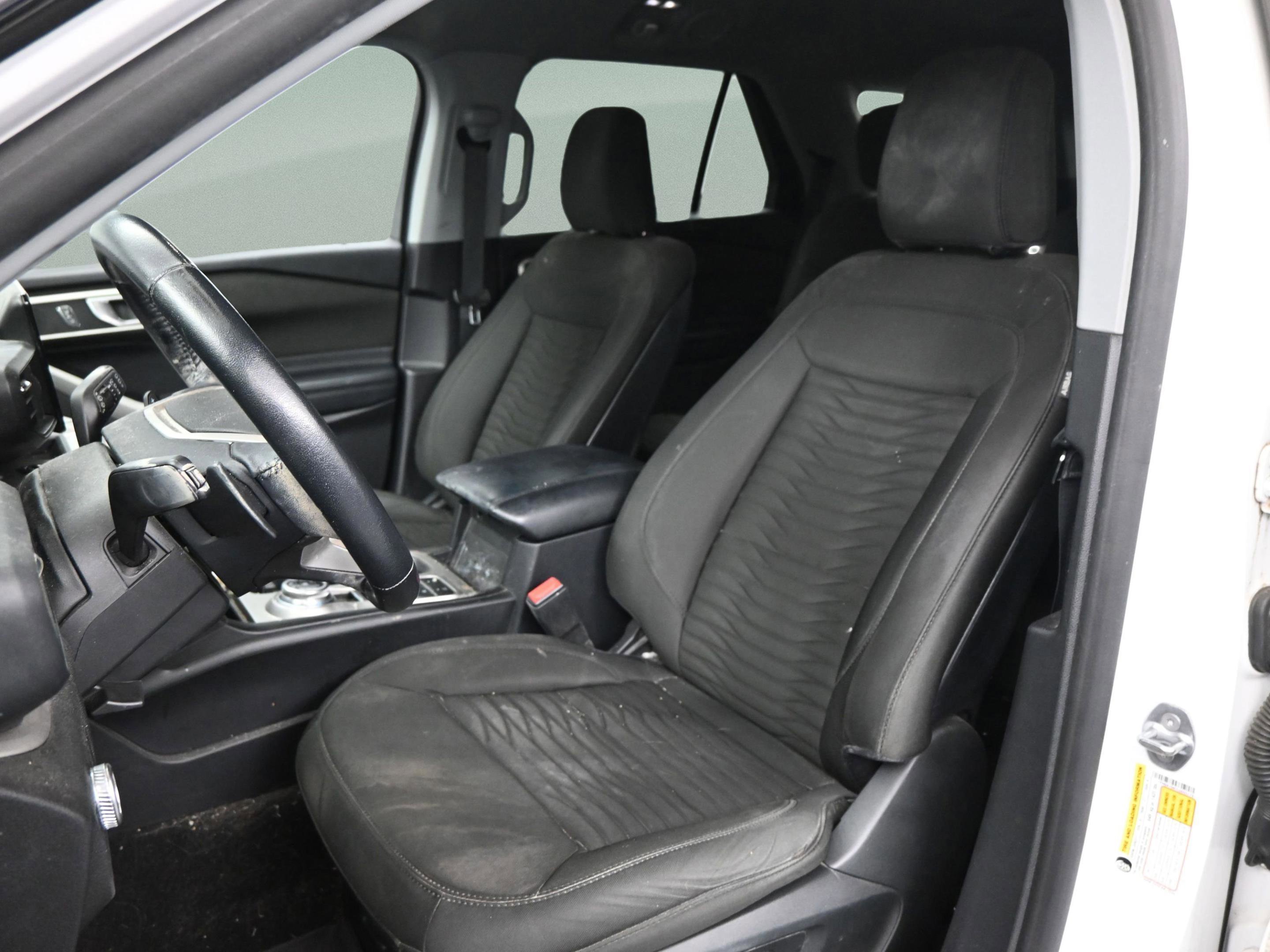 Used 2020 Ford Explorer XLT image 32