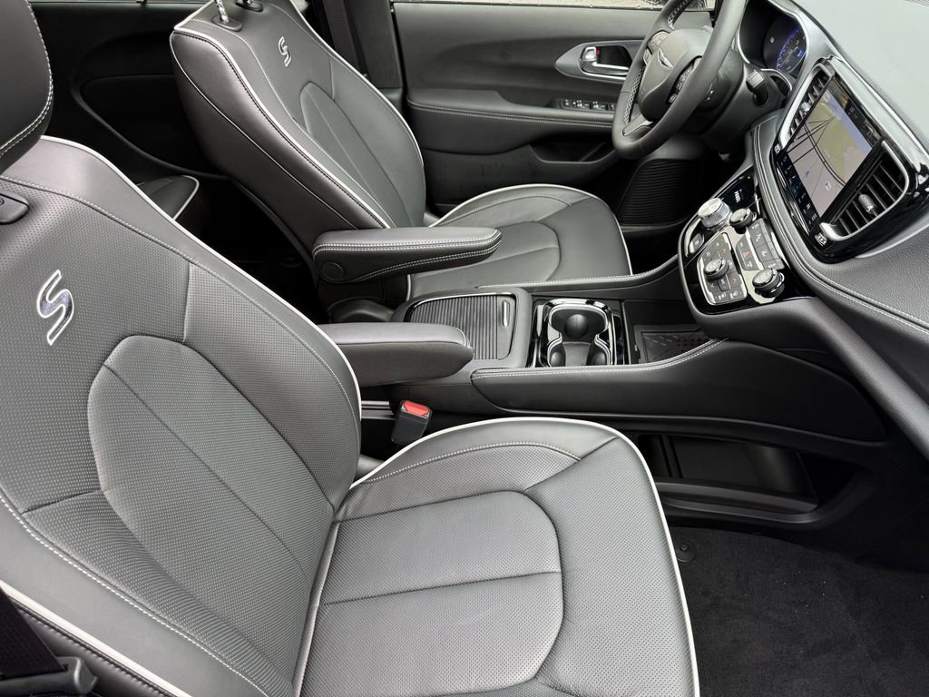 New 2026 Chrysler Pacifica Limited w/ S Appearance Package image 40