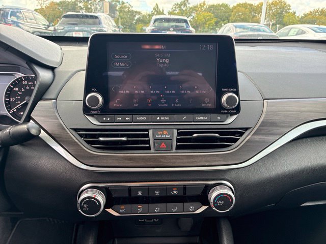 Used 2024 Nissan Altima 2.5 SV FWD image 16