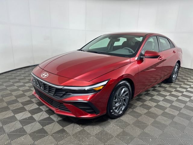 Certified 2024 Hyundai Elantra SEL image 7