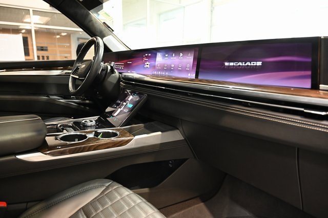 Used 2025 Cadillac Escalade ESV Sport Platinum w/ LPO, Floor Liner Package image 19
