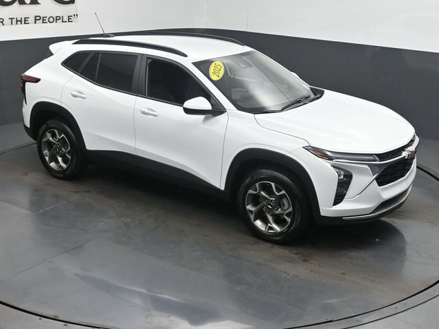 Used 2025 Chevrolet Trax LT w/ LT Convenience Package FWD image 46