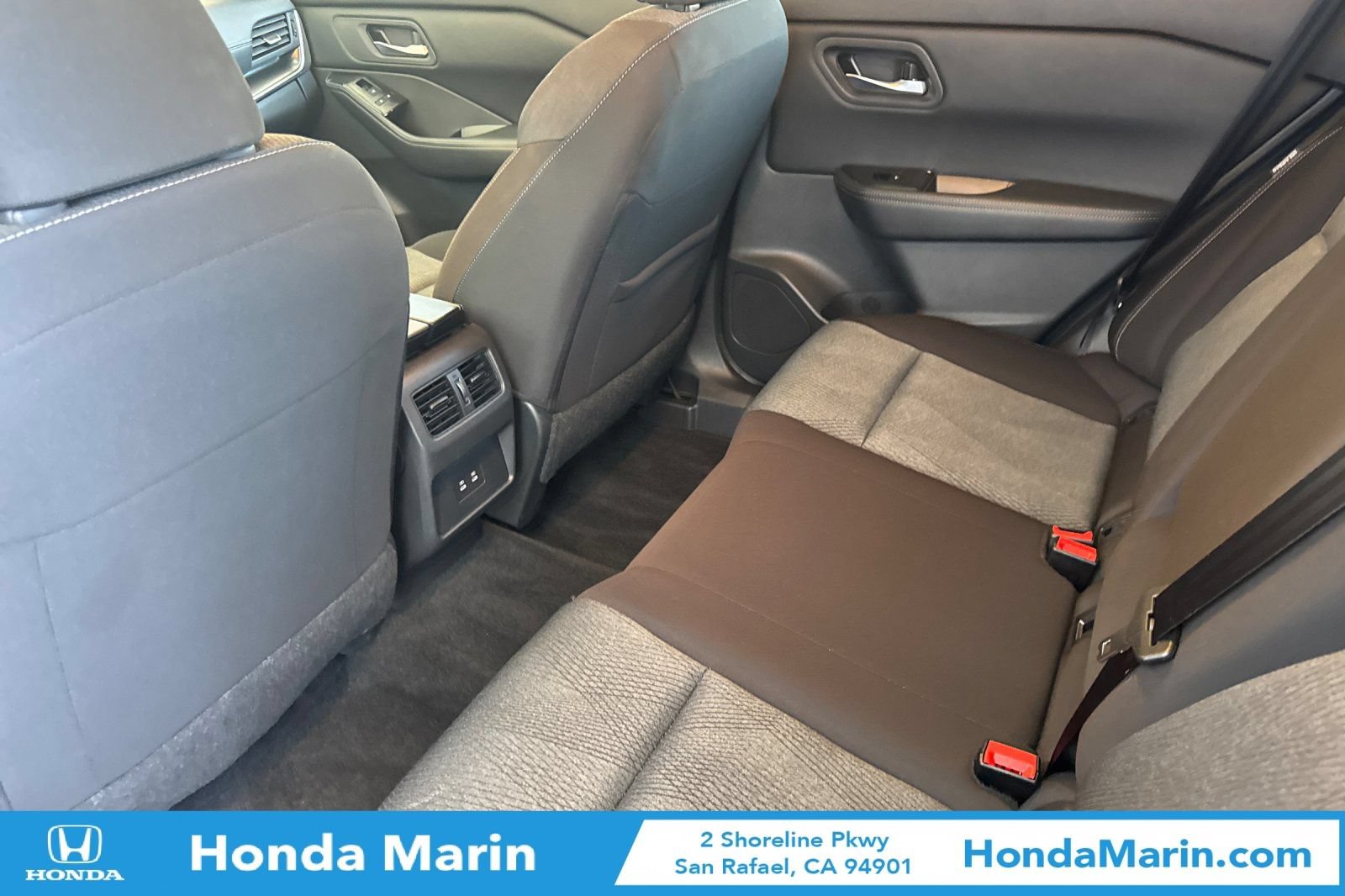 Used 2025 Nissan Rogue SV FWD image 15