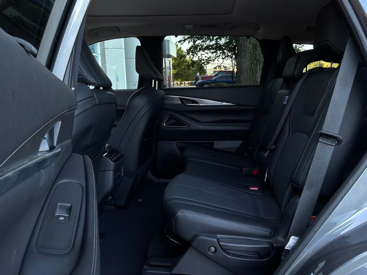 Used 2026 INFINITI QX60 Luxe FWD image 12