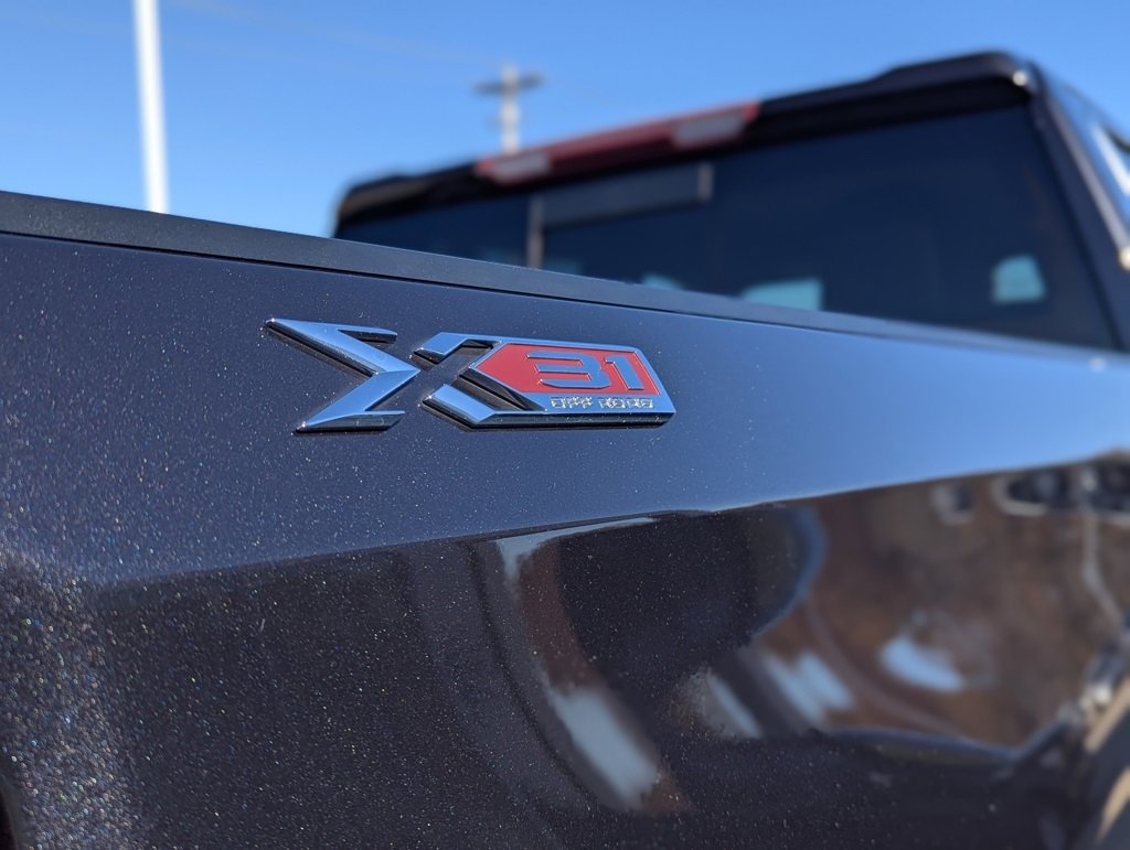 Used 2023 GMC Sierra 1500 SLT w/ SLT Premium Package image 12