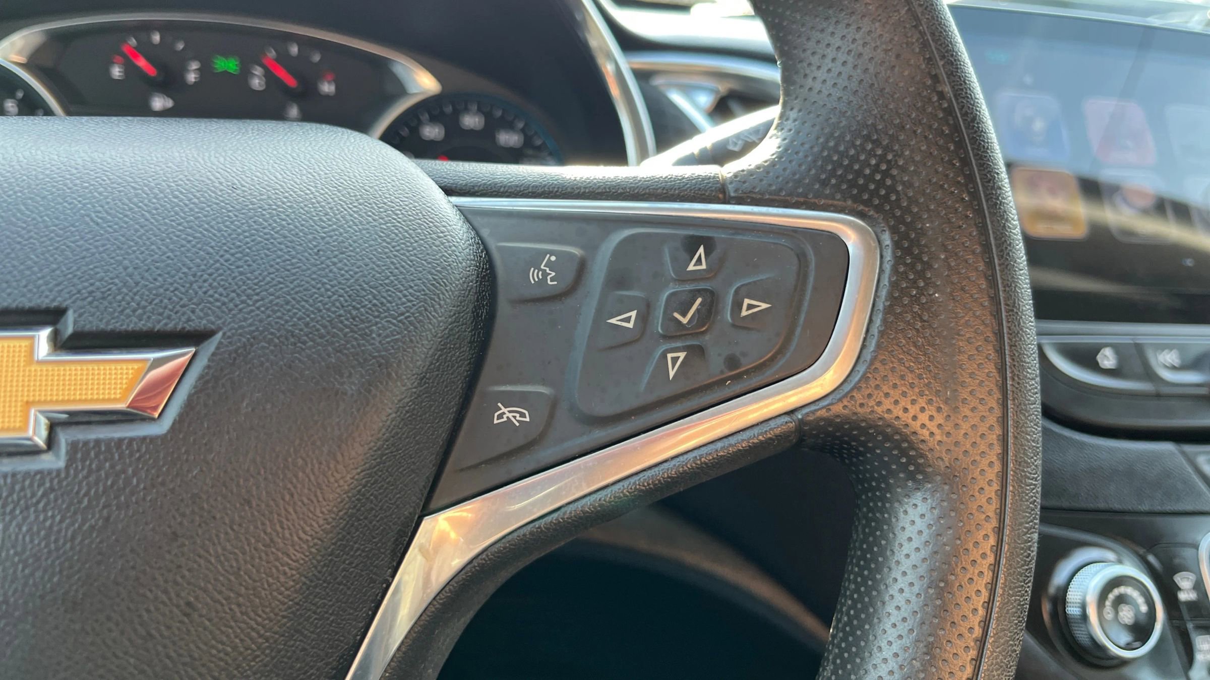 Used 2017 Chevrolet Malibu LT image 26