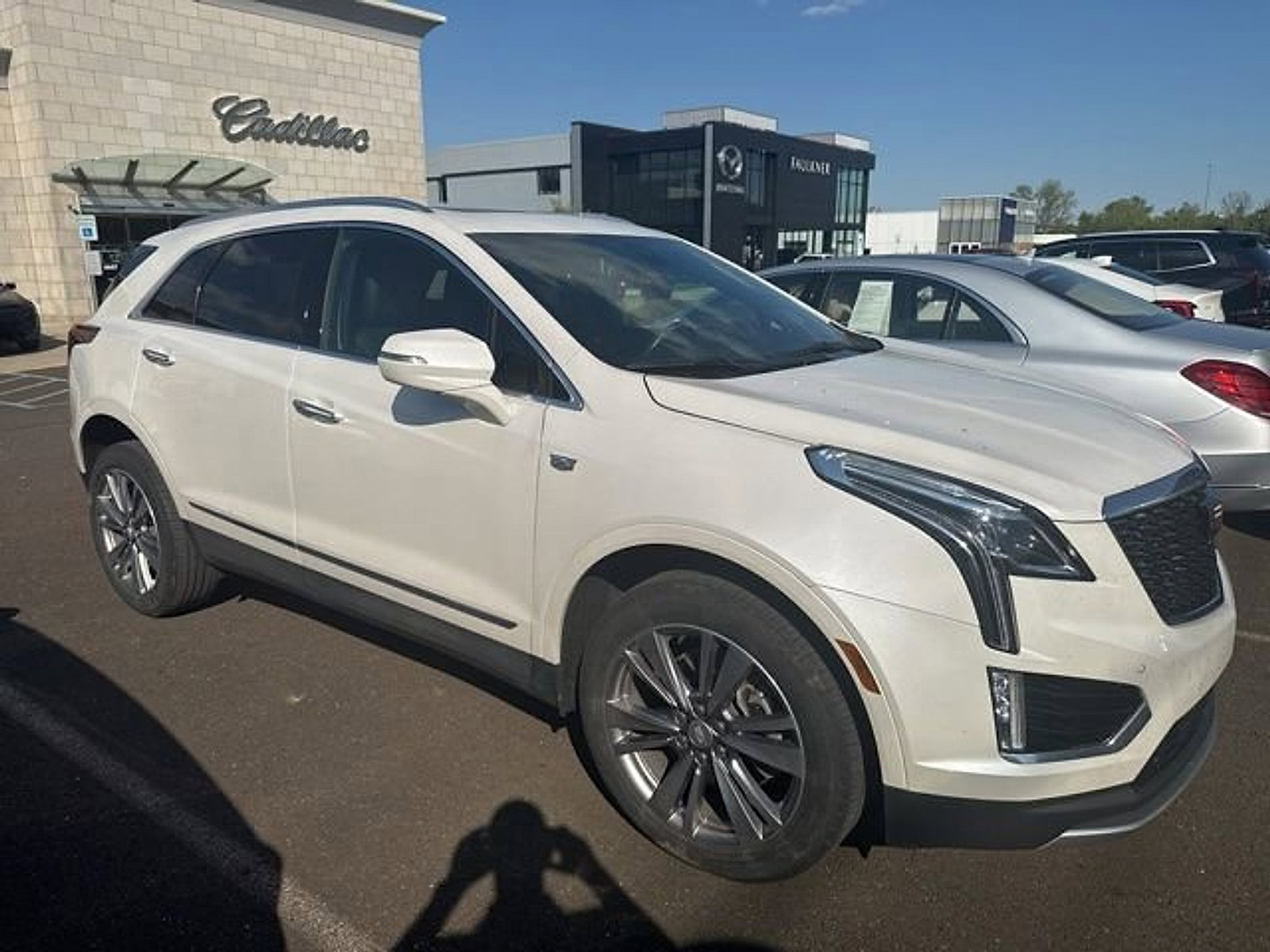 Certified 2023 Cadillac XT5 Premium Luxury AWD/4WD image 2