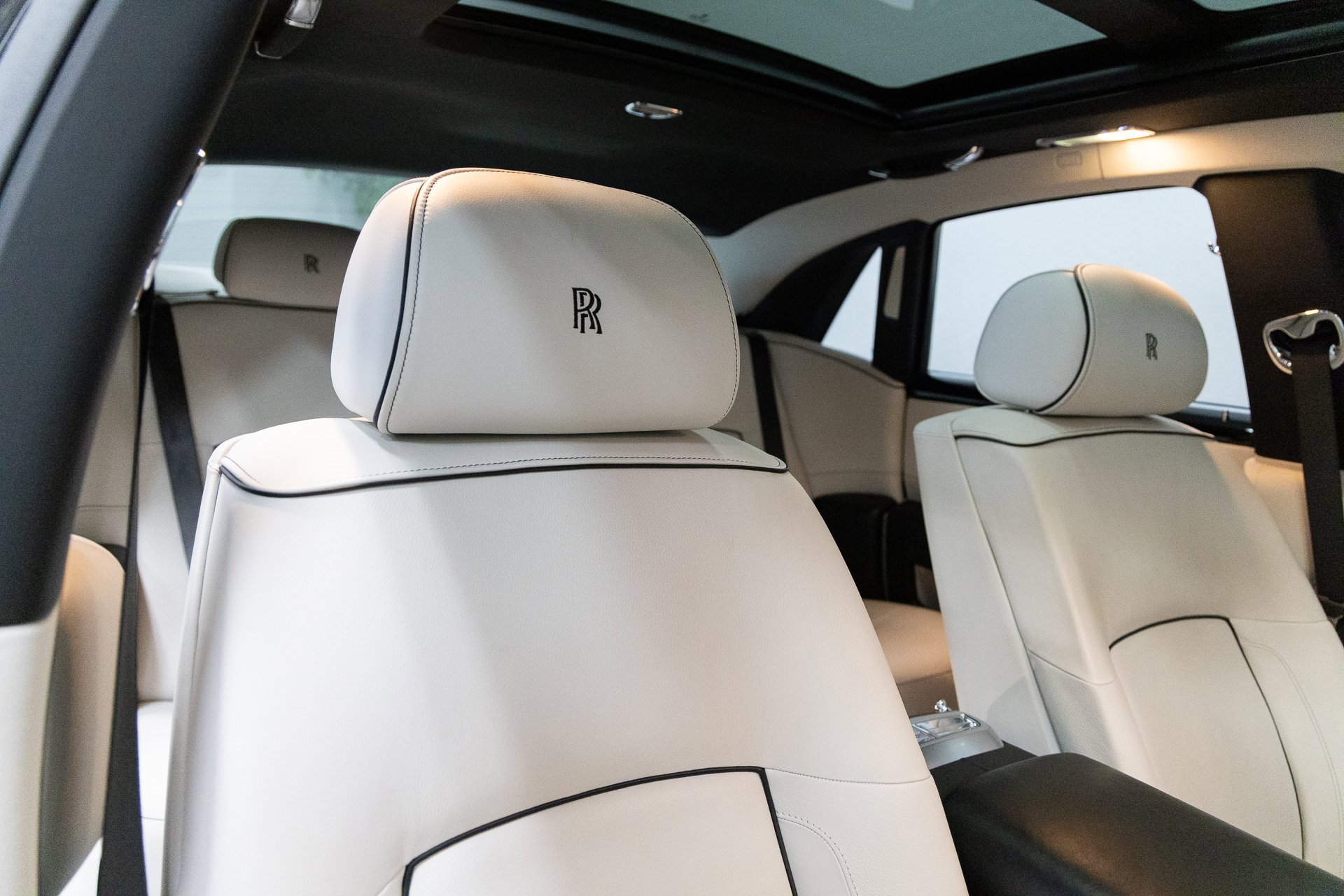 Used 2014 Rolls-Royce Ghost image 26