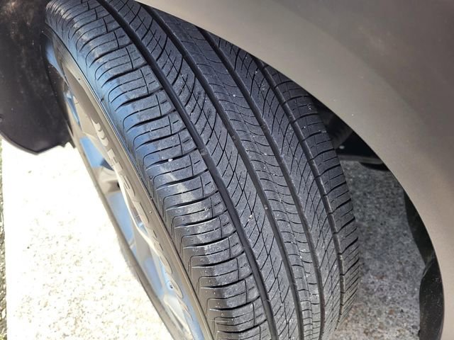 Used 2025 Chevrolet Trax LT FWD image 26