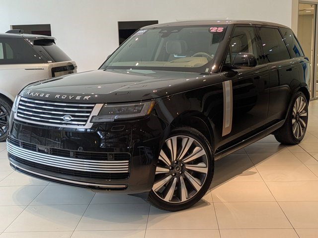 Used 2025 Land Rover Range Rover SV image 1