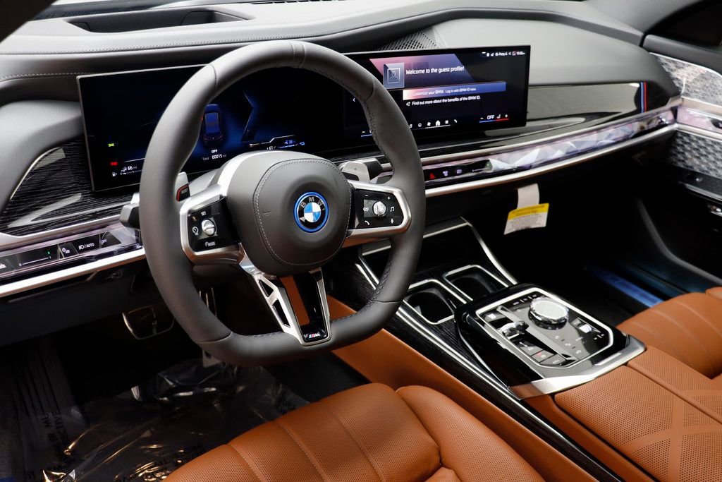 Used 2025 BMW 750e xDrive w/ Executive Package image 8